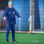 mano-menezes-anuncia-saida-do-gremio