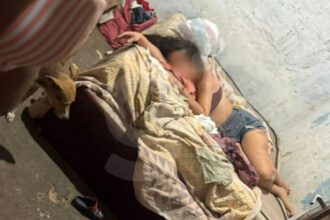 mae-e-espancada-e-presa-suspeita-de-exibir-imagem-intima-da-propria-filha-recem-nascida