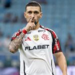 flamengo-tem-noite-inspirada-de-arrascaeta-e-avanca-no-intercontinental
