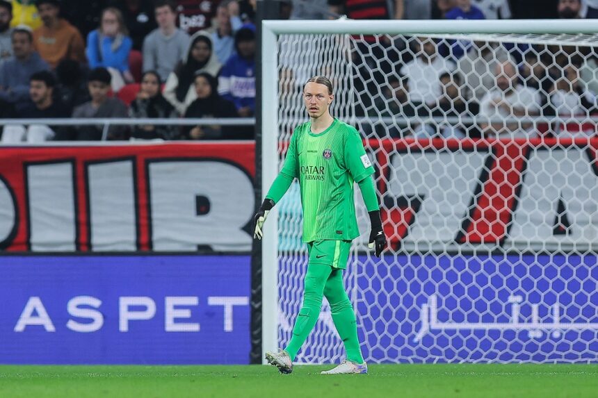 safonov,-heroi-do-psg-contra-o-flamengo,-defendeu-penaltis-com-mao-quebrada