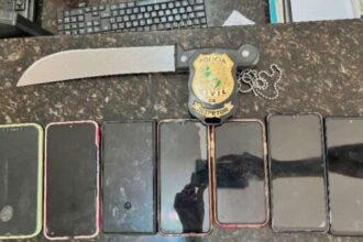 policia-civil-prende-em-flagrante-suspeito-de-roubo-e-recupera-sete-celulares-em-fortaleza