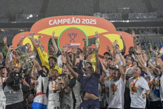 corinthians-enfrenta-maratona-de-jogos-com-classicos-e-decisao-da-supercopa-em-janeiro