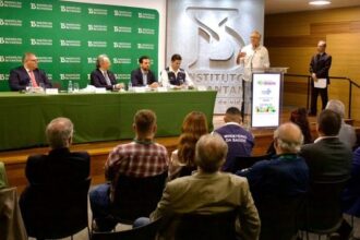 instituto-butantan-entrega-primeiras-doses-de-vacina-contra-a-dengue-ao-ministerio-da-saude