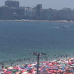 aviao-ultraleve-cai-no-mar,-na-praia-de-copacabana,-no-rio
