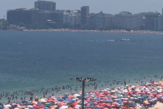 empresa-de-aviao-que-caiu-em-copacabana-sera-autuada-por-publicidade-irregular,-diz-prefeitura