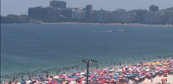 empresa-de-aviao-que-caiu-em-copacabana-sera-autuada-por-publicidade-irregular,-diz-prefeitura