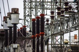 aneel-termina-2025-com-aval-de-renovacao-de-17-distribuidoras