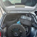 dupla-suspeita-de-furtar-pneus-e-presa-pela-pmce-em-aquiraz