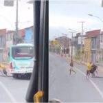 onibus-bate-em-poste,-dispara-faiscas-e-passageiros-fogem-por-saida-de-emergencia;-video