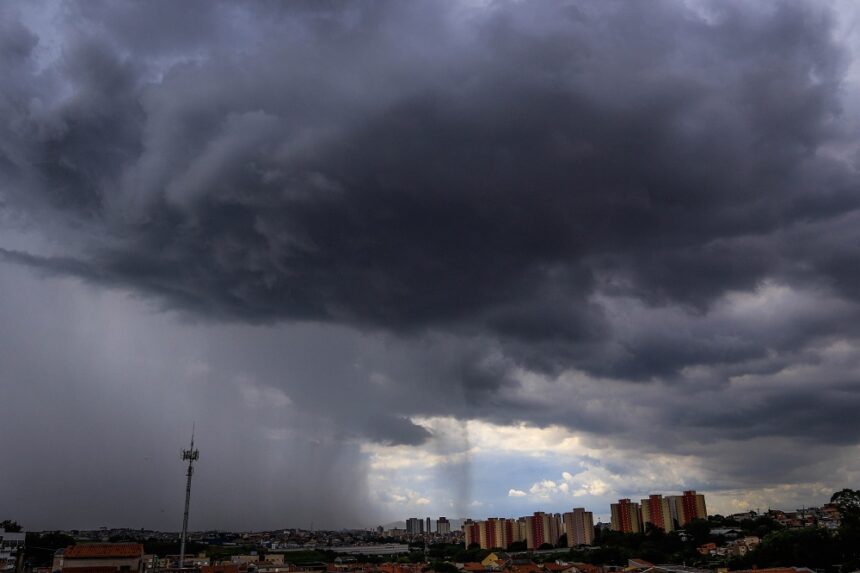 sao-paulo-entra-em-estado-de-atencao-apos-chuva-intensa