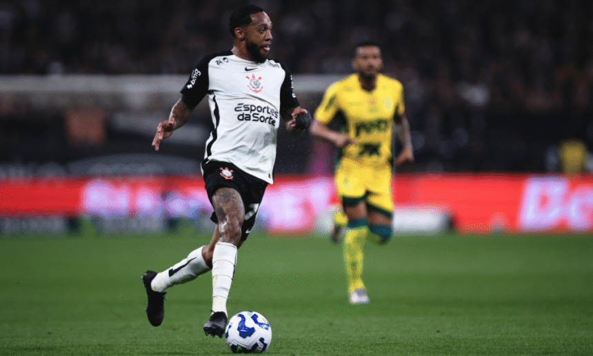 postura-de-martinez-em-meio-a-demora-para-voltar-ao-corinthians-gera-aborrecimento