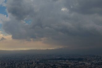 chuva-em-sp-gera-alagamento,-deixa-pessoas-ilhadas-e-interrompe-circulacao-de-trens