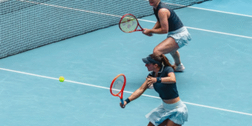 Luisa Stefani perde na semifinal das duplas femininas do Australian Open
