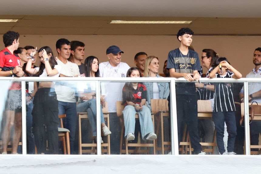 moraes-e-outros-ministros-acompanham-titulo-do-corinthians-na-supercopa