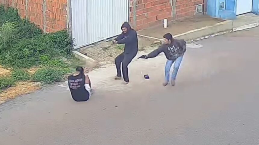 armas-de-fogo-falham-varias-vezes-e-jovem-sobrevive-a-ataque-de-dois-homens;-video