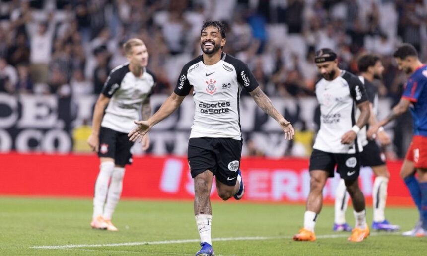 corinthians-bate-bragantino-e-vence-a-primeira-no-brasileirao