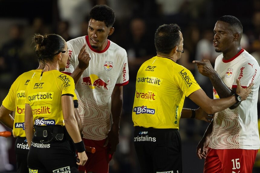 ‘nao-pode-botar-mulher-para-apitar’,-diz-jogador-do-bragantino-apos-derrota-para-o-sao-paulo