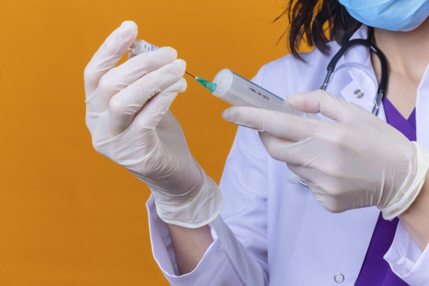 anvisa-determina-recolhimento-de-antibiotico-apos-troca-de-frascos-em-lote