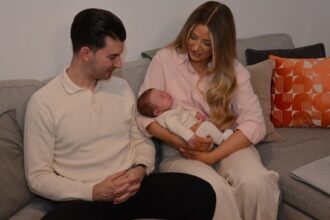 mulher-que-nasceu-sem-utero-se-torna-mae-apos-transplante-experimental