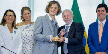 lula-recebe-lucas-pinheiro,-ouro-nos-jogos-de-inverno
