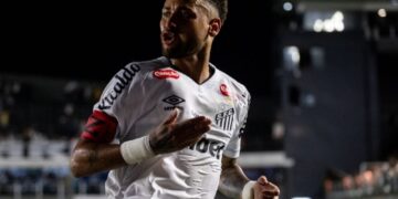neymar-faz-2-no-vasco-e-tira-santos-da-lanterna