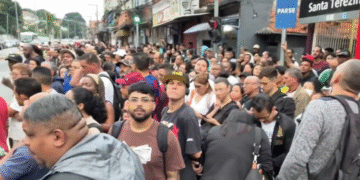 SP: trecho da Linha 8-Diamante é interditado após problema técnico em trem