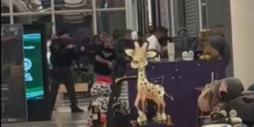 Funcionária de joalheria morre após ser esfaqueada por ex-namorado em shopping  