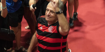 ‘quando-pegar-um-trem-errado,-desca-na-1a-estacao’,-diz-bap-sobre-saida-de-filipe-luis