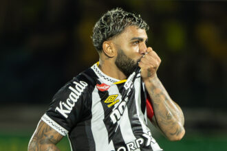 gabriel-barbosa-faz-dois-para-o-santos-em-empate-contra-o-mirassol