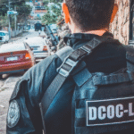 operacao-contra-o-cv-mira-familia-de-marcinho-vp;-mae-de-oruam-esta-foragida