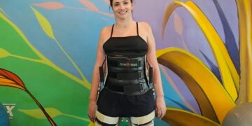 ex-ginasta-lais-souza-aparece-de-pe-em-foto-e-viraliza-nas-redes