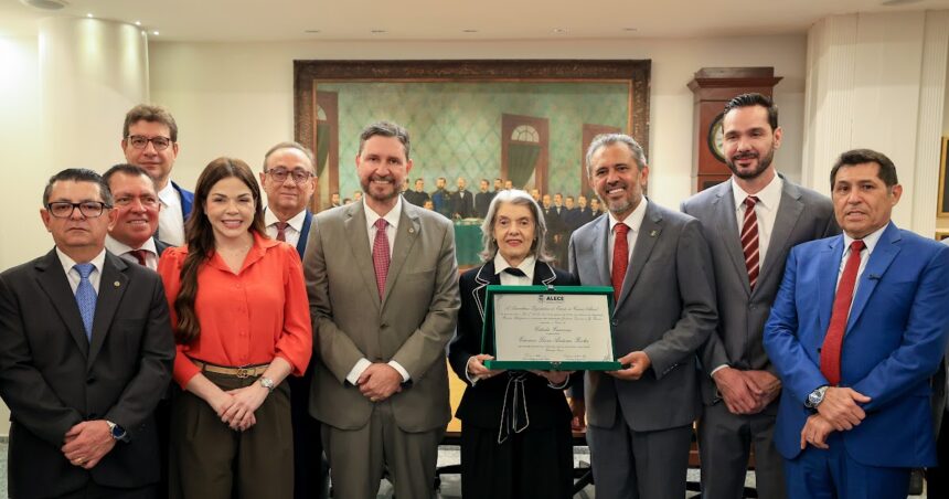 ministra-carmen-lucia-recebe-titulo-de-cidadania-cearense-na-alece