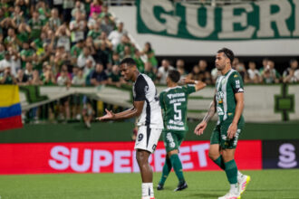 em-jogo-de-pouca-emocao,-corinthians-fica-no-0-a-0-contra-a-chapecoense