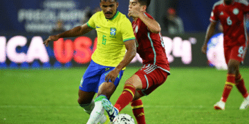 alex-sandro-e-cortado-por-lesao,-e-ancelotti-convoca-kaiki-bruno,-do-cruzeiro